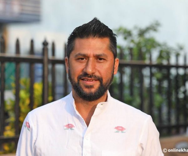 सर्वोच्चमा सुनुवाइ : लामिछानेको सांसद पद खारेज हुने कानुन व्यवसायीहरुको तर्क